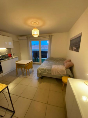 Studio a 3 mn à pied des thermes